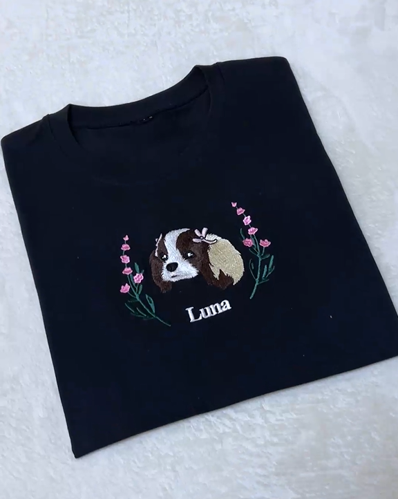 Custom Premium Handcrafted Pet Photo Embroidery T-shirt Sweatshirt Hoodie with Wreath Design
