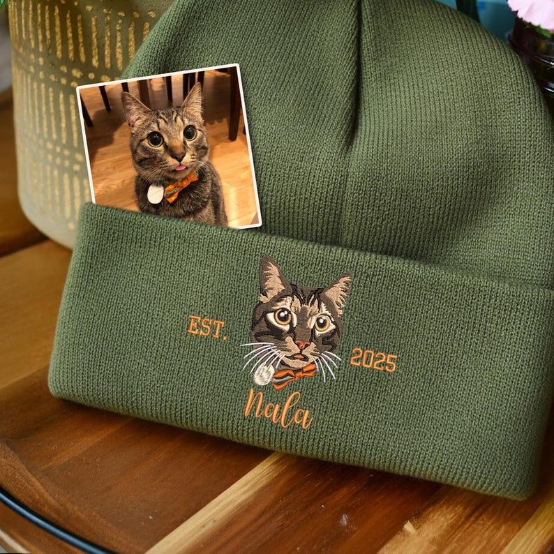 Custom Embroidered Cat Photo Beanie, Personalized Pet Portrait Winter Hat Gifts for Cat Mom, Unique Christmas Gifts for Pet Lovers